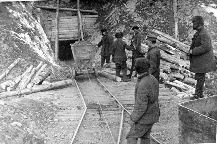60c3f015da636bdb8af54381764e4756--russian-states-forced-labor Дальстрой дал за 8 довоенных лет 314,5 тонны золота | Вклад Колымы в Победу | Вклад Колымы в Победу